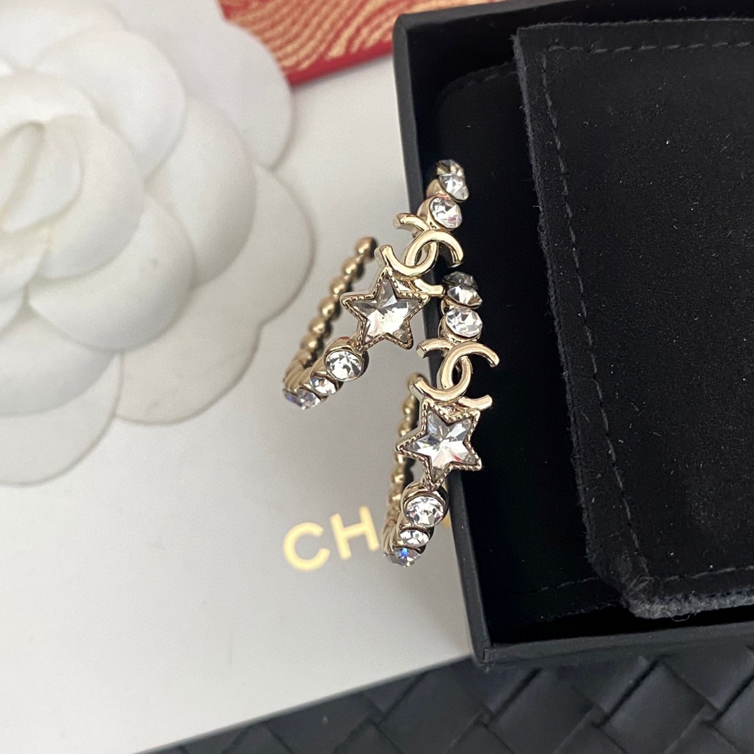 [TOP] CHANEL Vintage CC Earrings - Gold Color