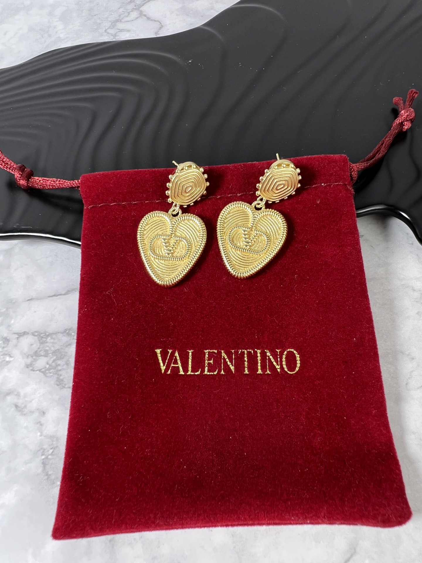 [TOP] VALENTINO Heart Shape Earrings - Gold