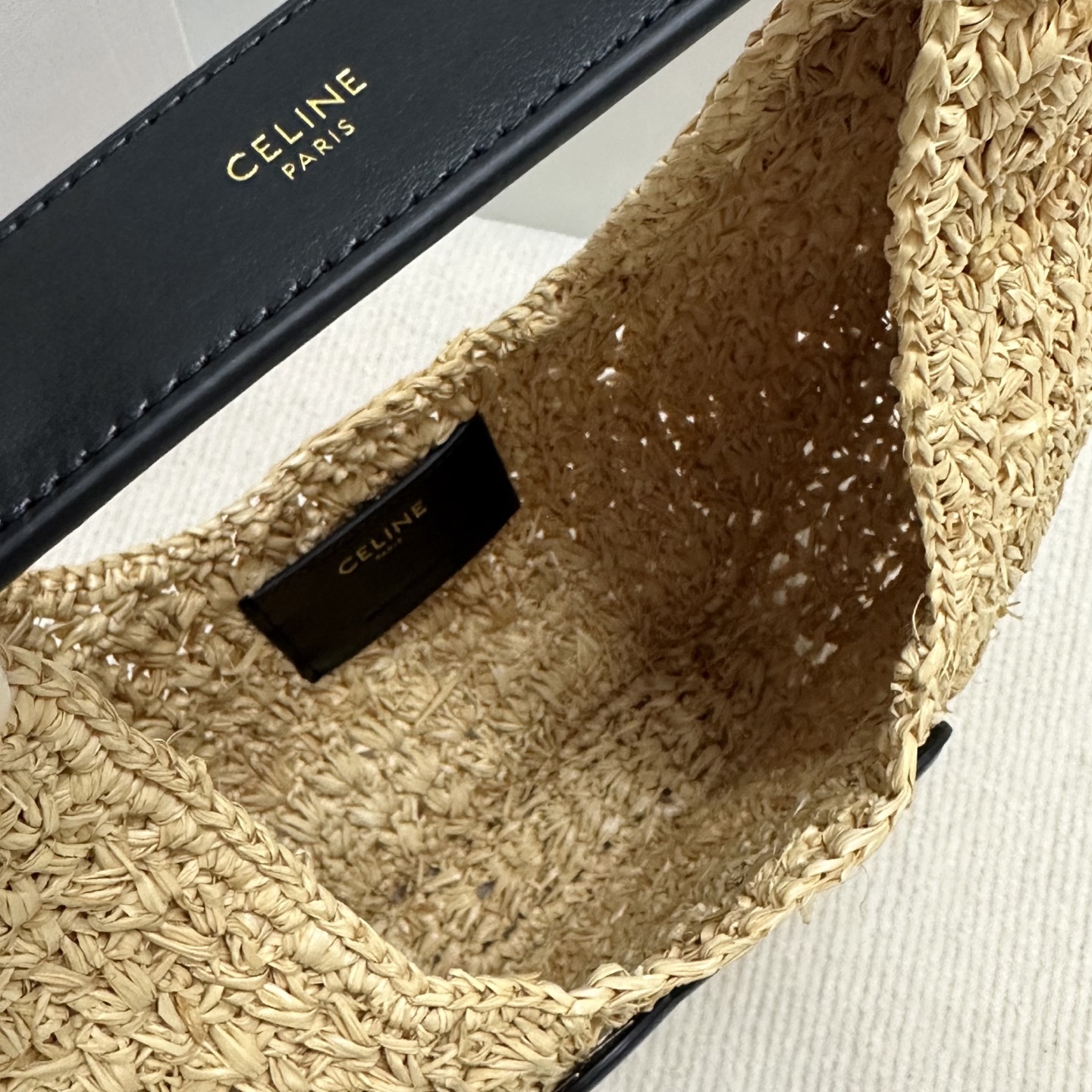 [TOP] CELINE CLASSIC PANIER Hobo Bag 33 X 16 X 4cm - Beige