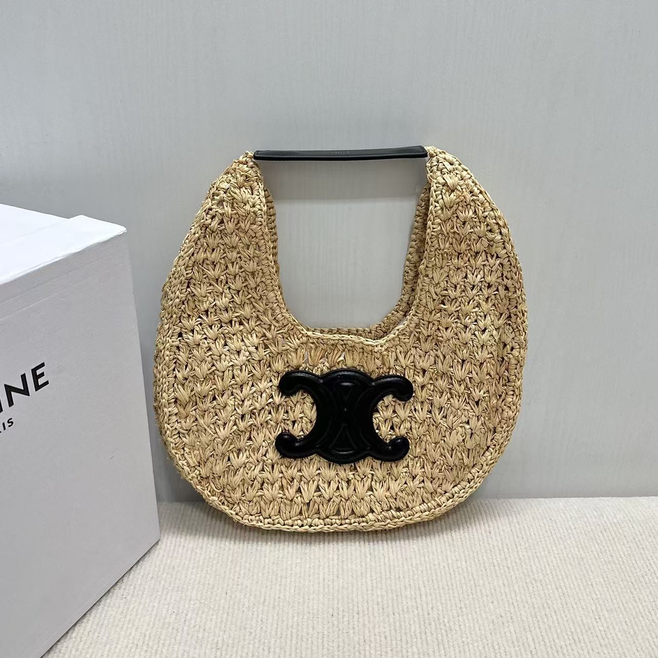 [TOP] CELINE CLASSIC PANIER Hobo Bag 33 X 16 X 4cm - Beige