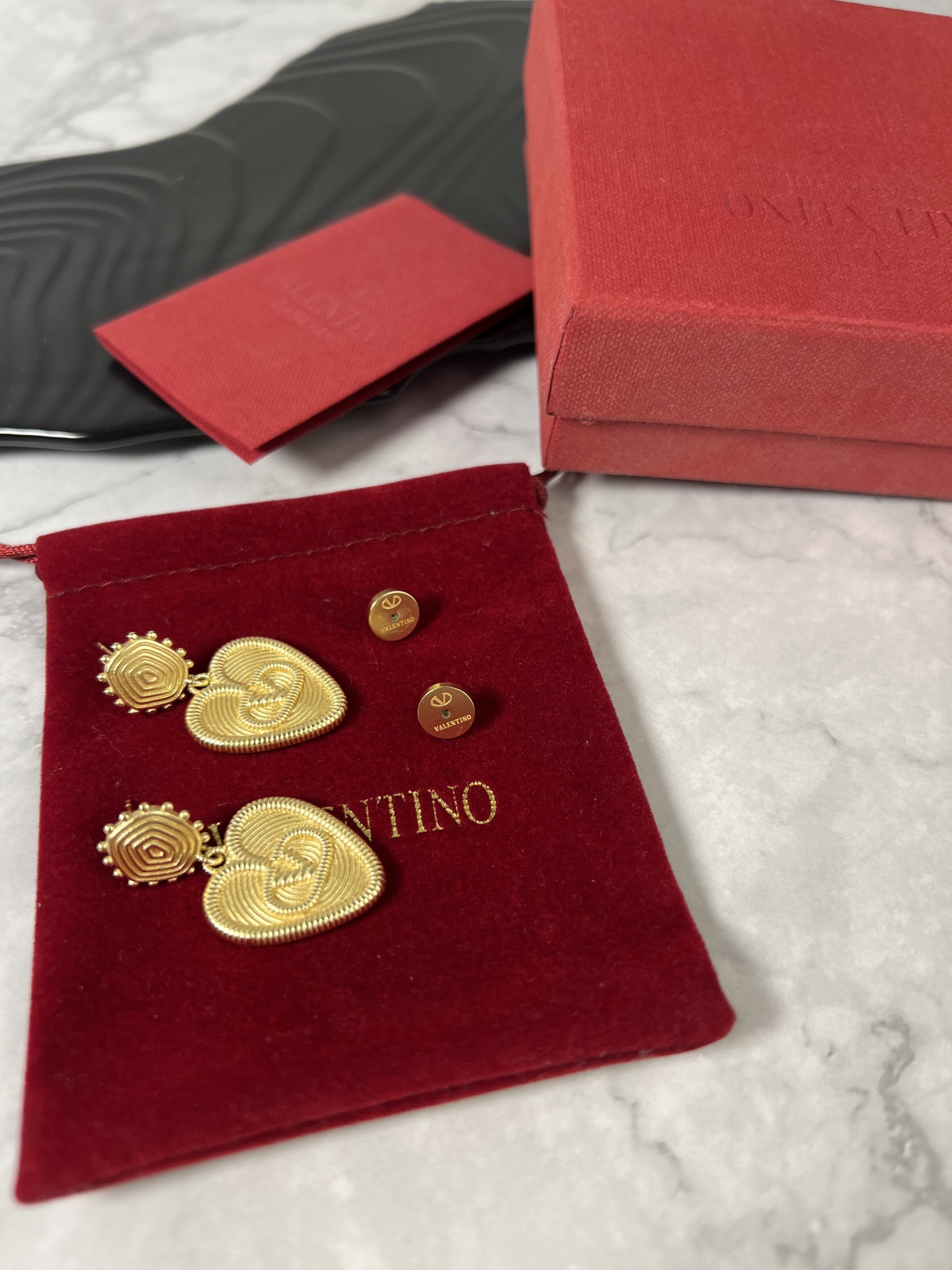 [TOP] VALENTINO Heart Shape Earrings - Gold