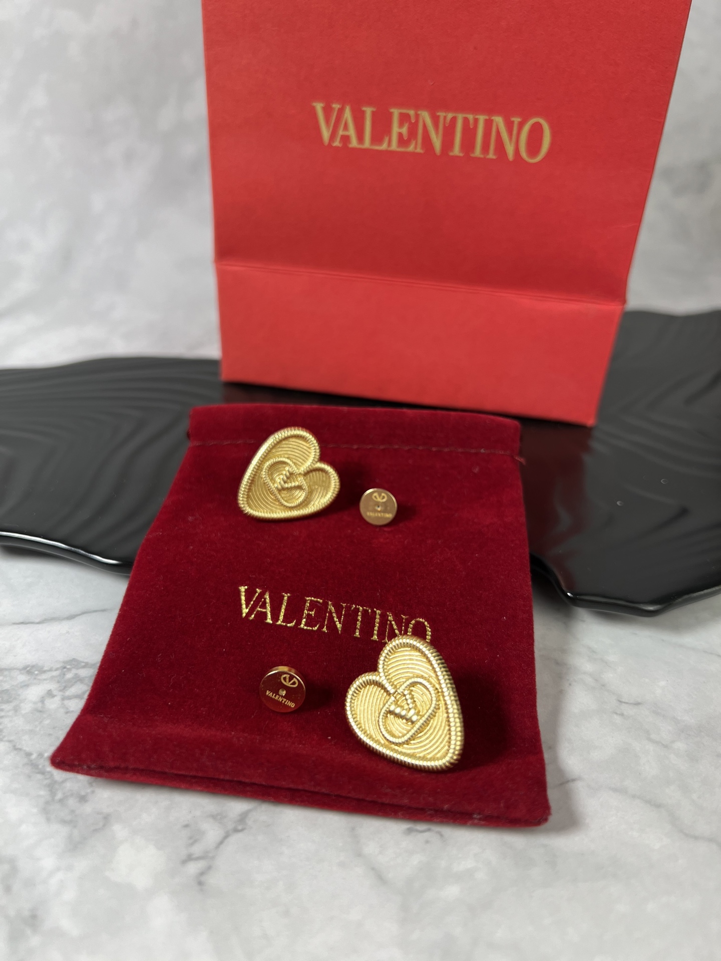 [TOP] VALENTINO Heart Shape Earrings - Gold