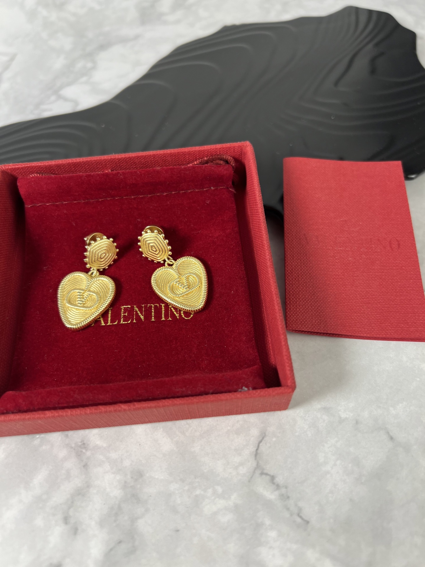 [TOP] VALENTINO Heart Shape Earrings - Gold