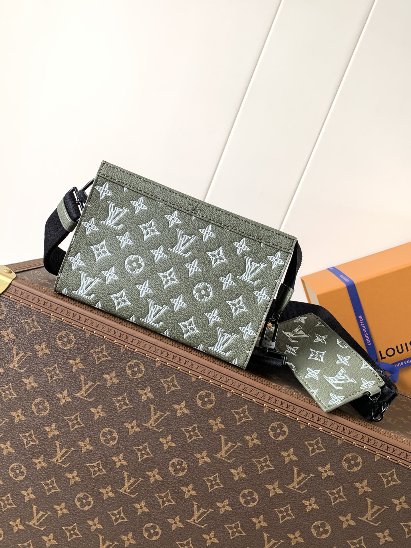 [TOP] Louis Vuitton LV Gaston Portable Wallet 22*14.5*4.5cm - 2 Colour