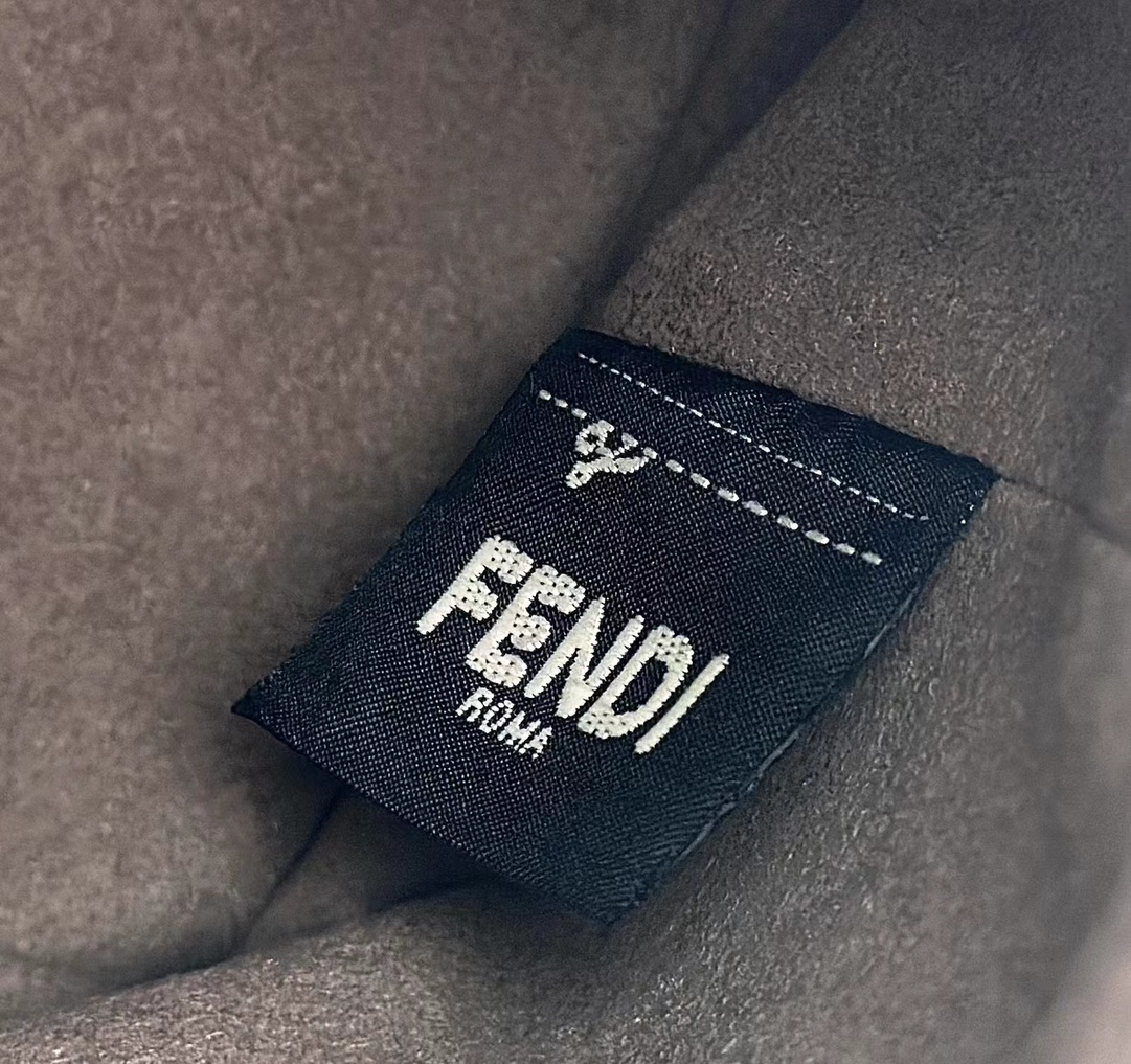 [TOP] FENDI Mon Tresor Bucket Bag Cowhide 18x12x10cm - White