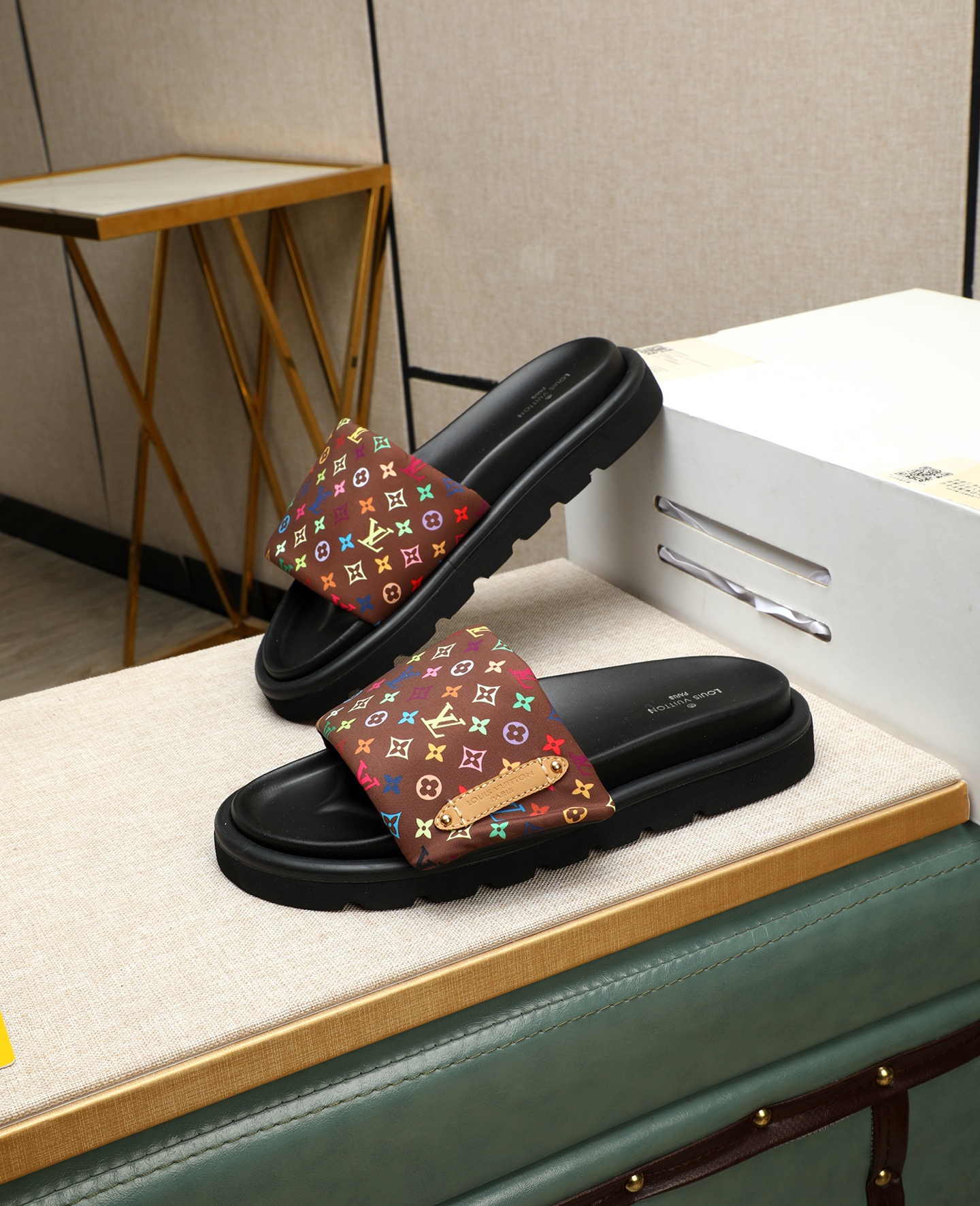 [TOP] Louis Vuitton LV Men's Leather Slides - 3 Color