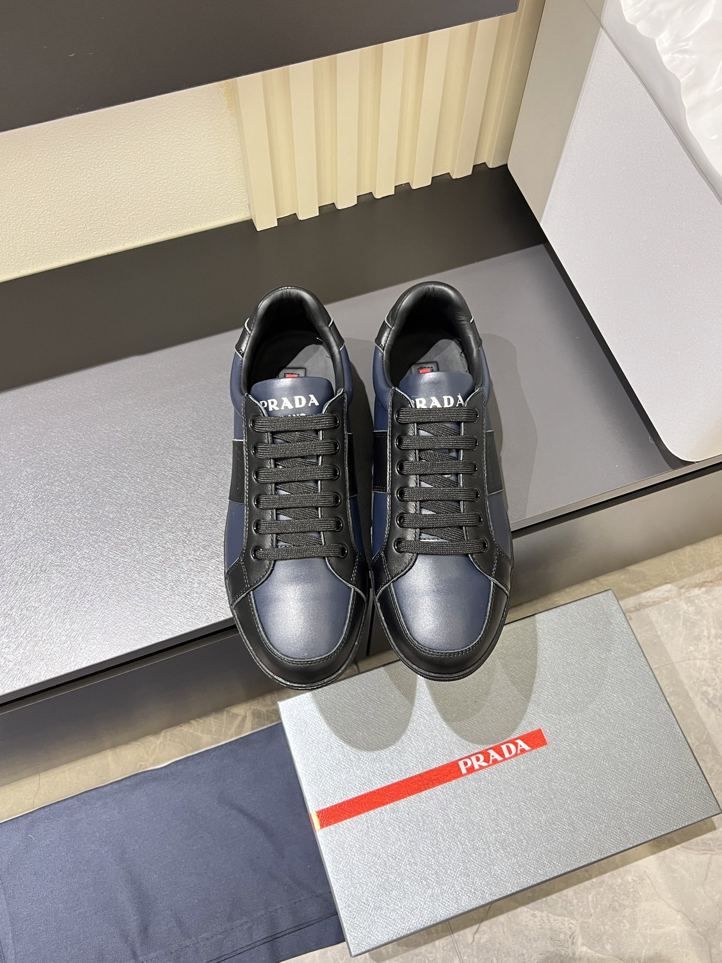 [TOP] PRADA Men's Sports Shoes - 2 Colour