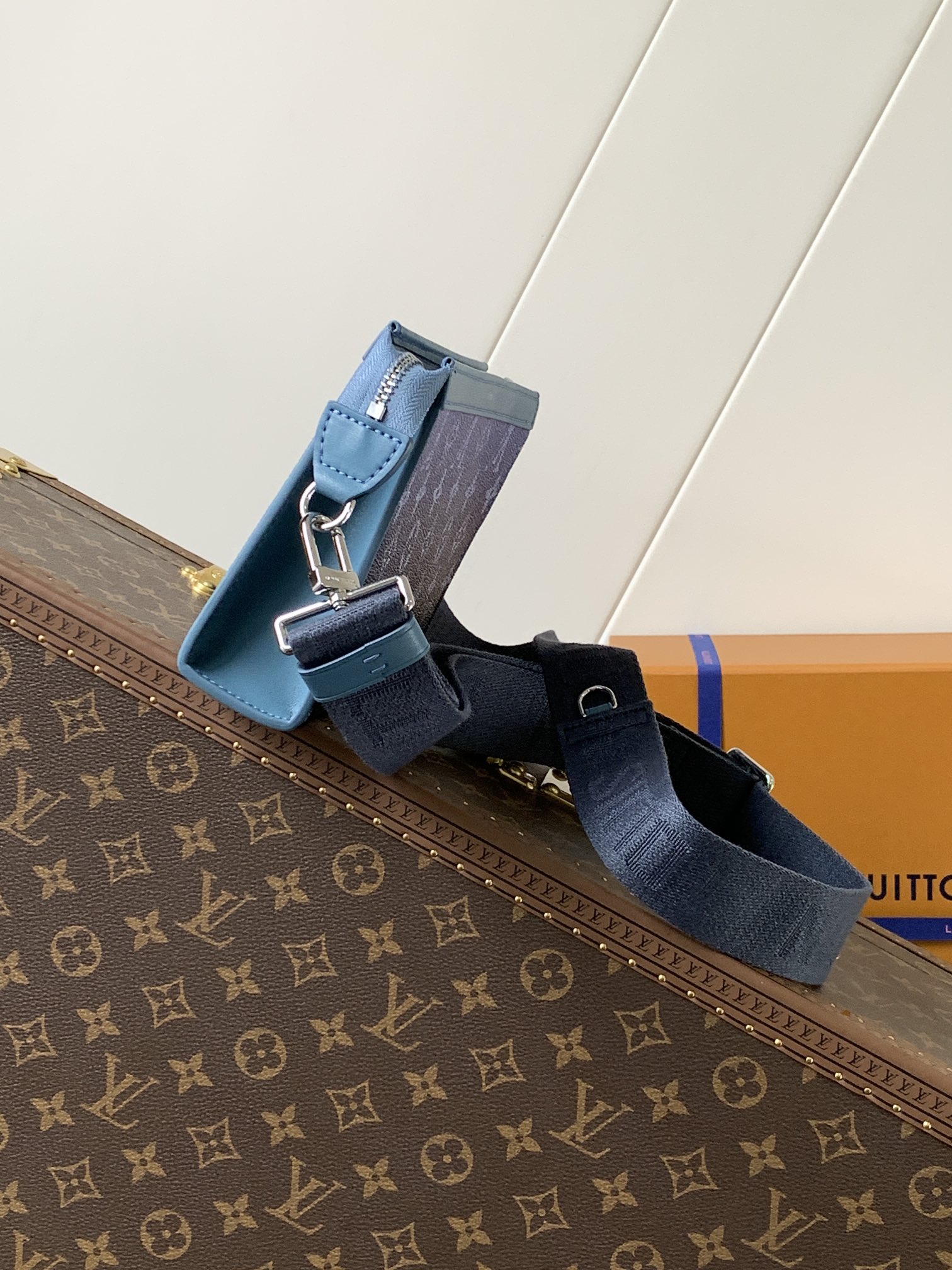 [TOP] Louis Vuitton LV Pochette Voyage Clutch Bag 22*14.5*4.5cm - 2 Colour