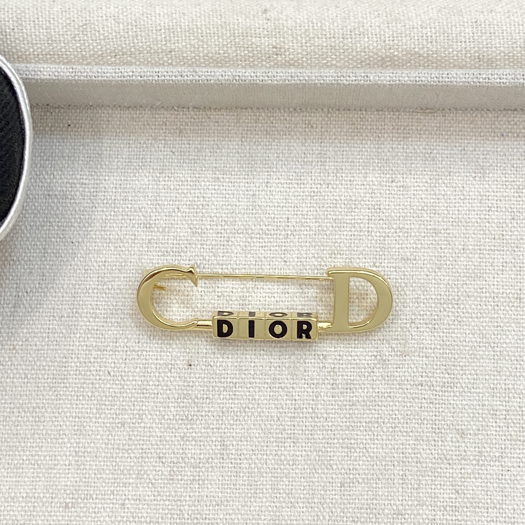 [TOP] Christian Dior Brooch - Gold