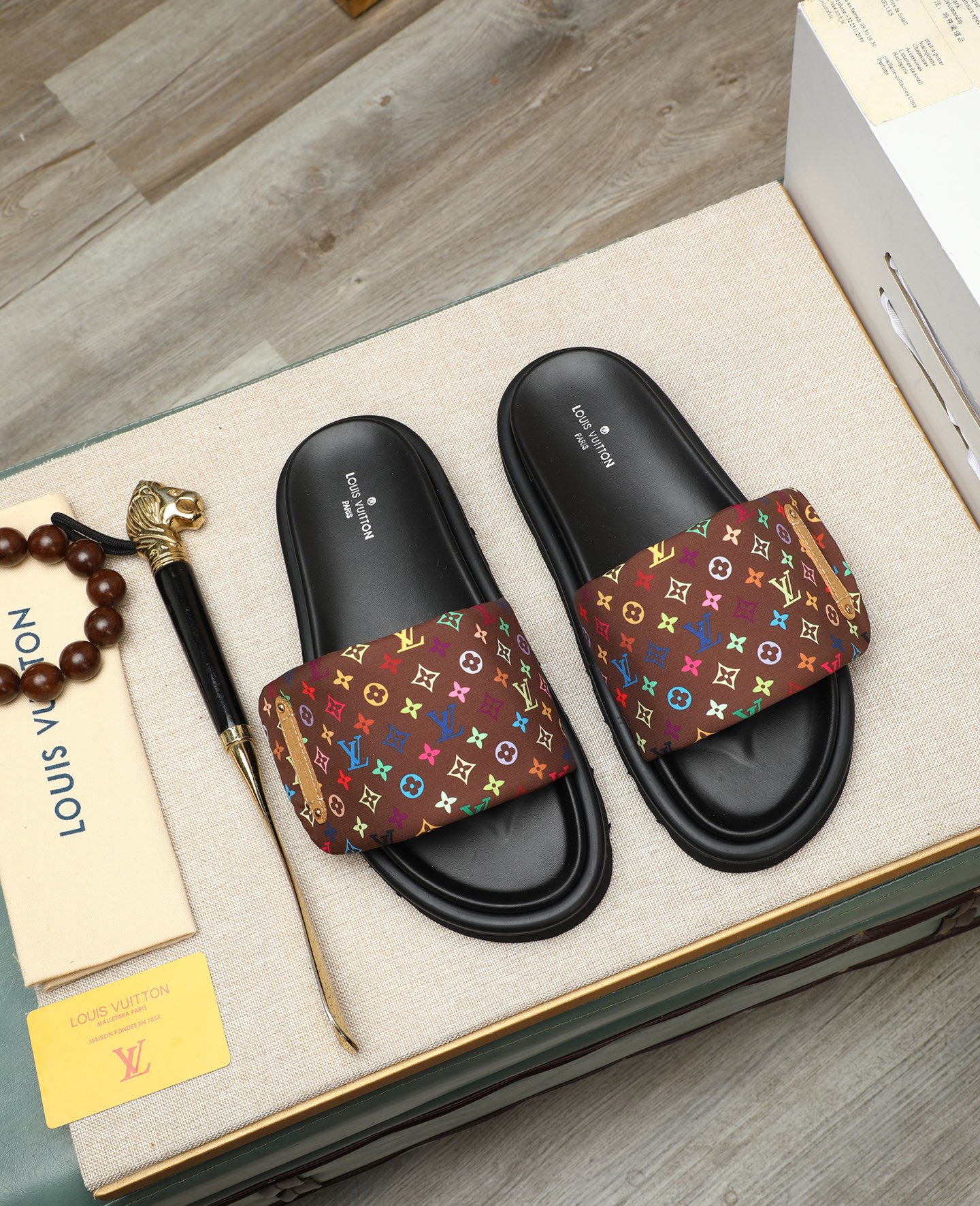 [TOP] Louis Vuitton LV Men's Leather Slides - 3 Color