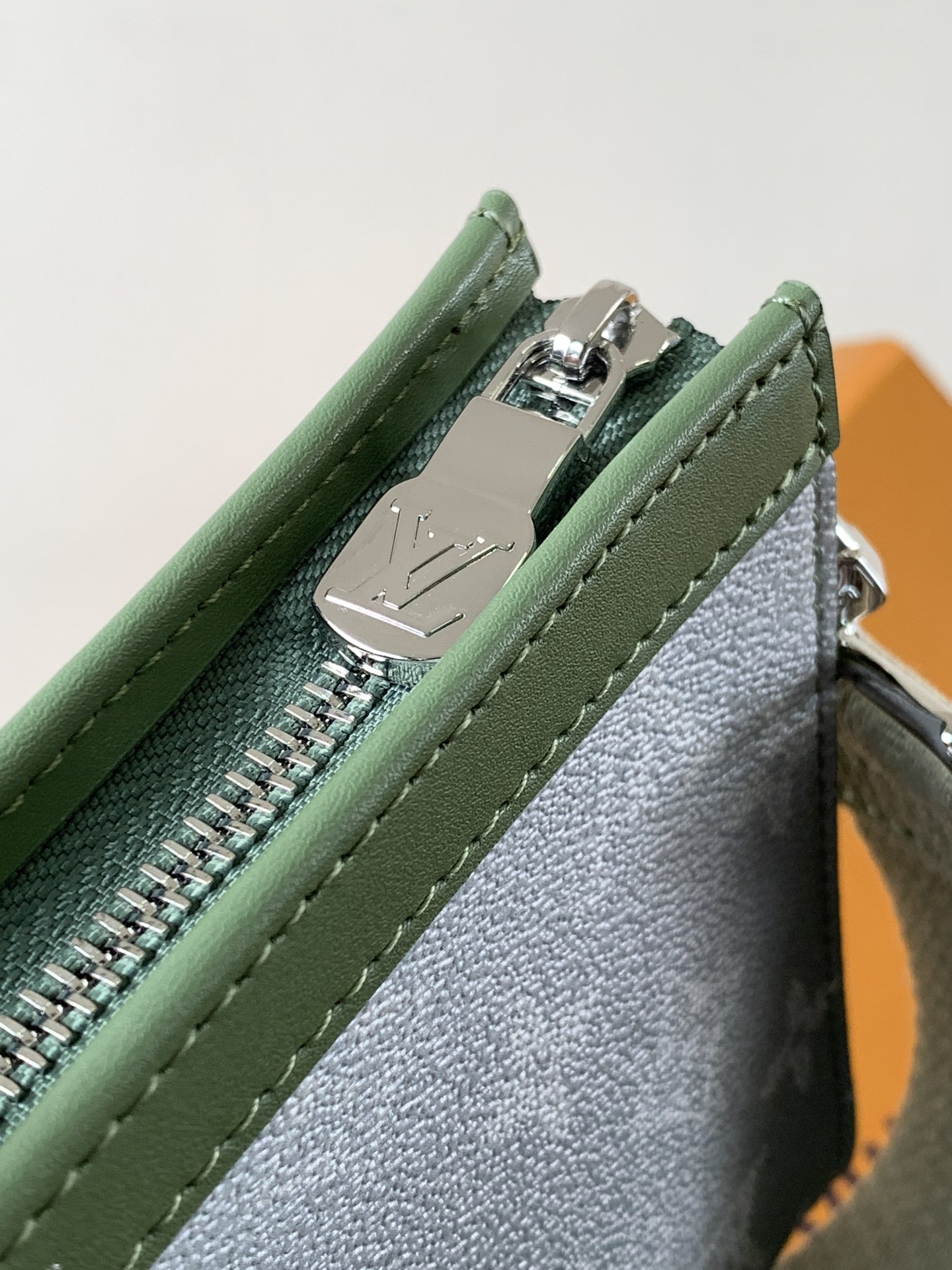 [TOP] Louis Vuitton LV Pochette Voyage Clutch Bag 22*14.5*4.5cm - 2 Colour