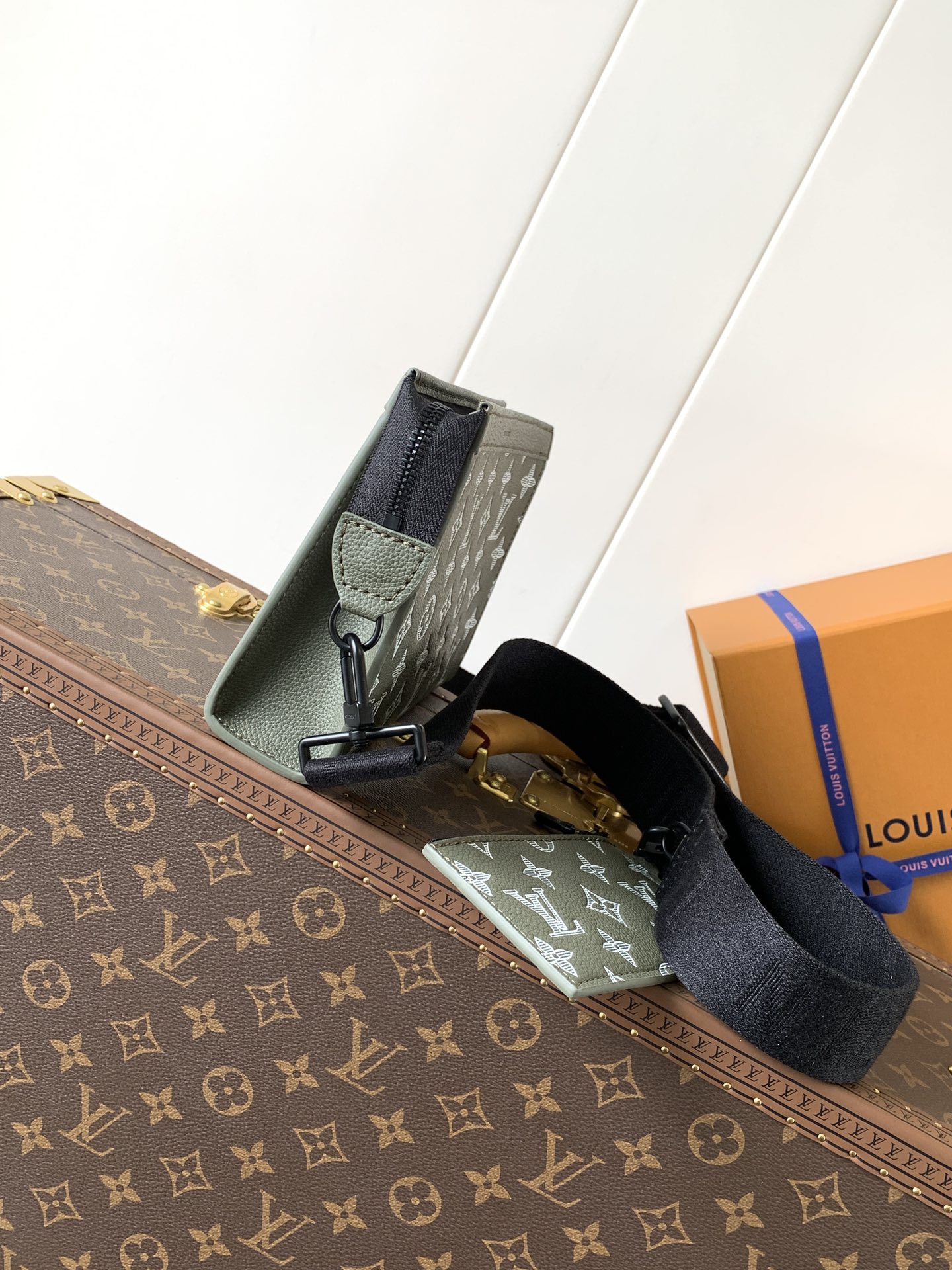 [TOP] Louis Vuitton LV Gaston Portable Wallet 22*14.5*4.5cm - 2 Colour