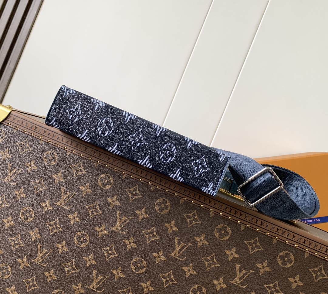 [TOP] Louis Vuitton LV Pochette Voyage Clutch Bag 22*14.5*4.5cm - 2 Colour