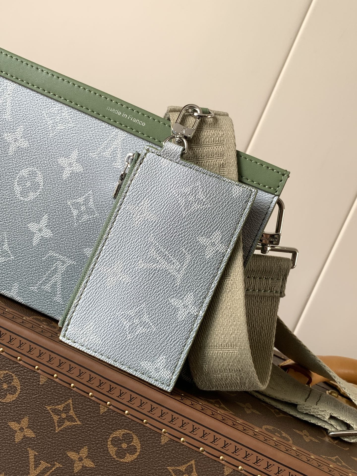 [TOP] Louis Vuitton LV Pochette Voyage Clutch Bag 22*14.5*4.5cm - 2 Colour