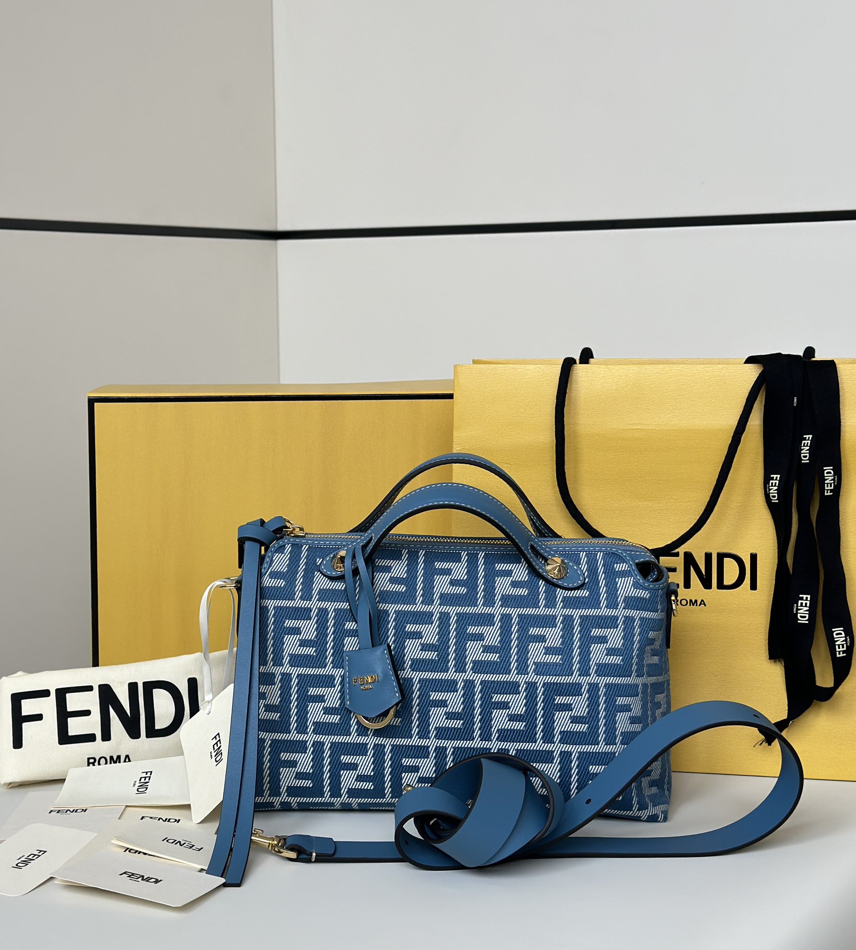 [TOP] FENDI Boston Handbag Cowboy 29×17×13cm/20×12×9cm - Blue
