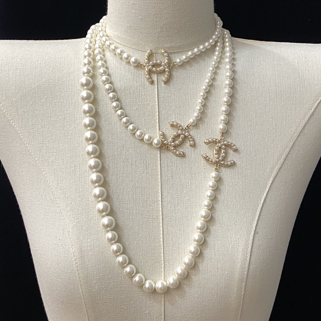 [TOP] CHANEL Long Pearl Necklace - Gold