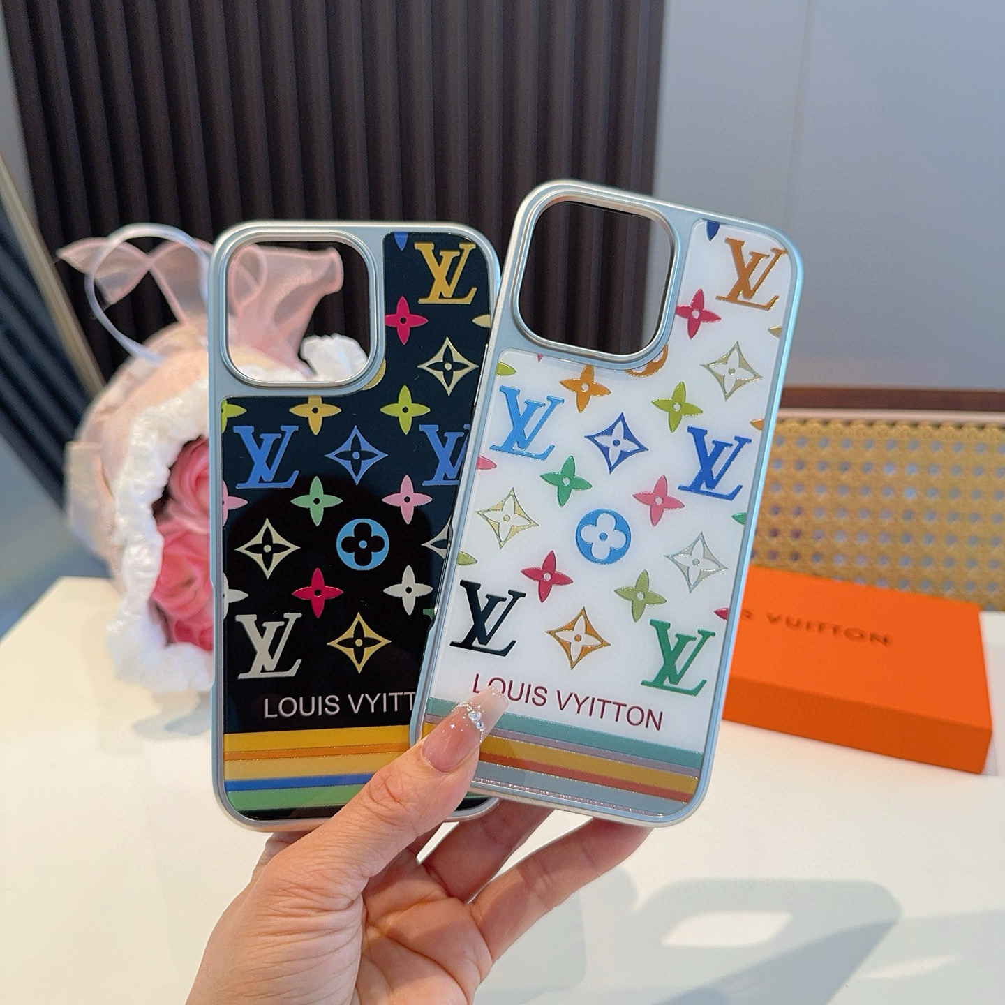 [TOP] Louis Vuitton LV  Phone Case- 2 Colors