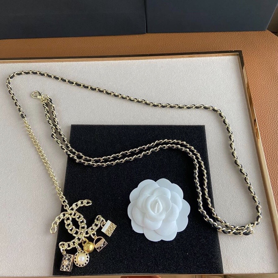 [TOP] CHANEL Waist Chain - Gold