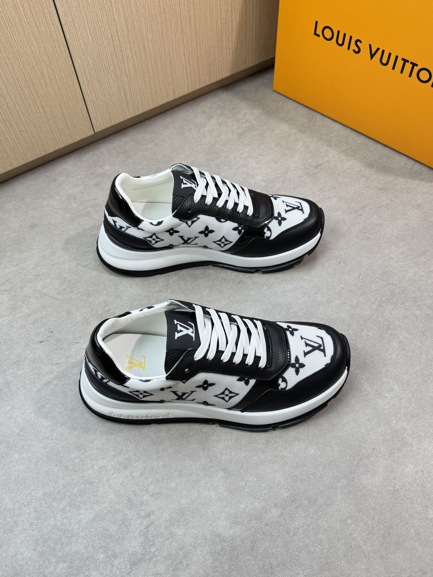 [TOP] Louis Vuitton LV Men's Shoes - 4 Colors