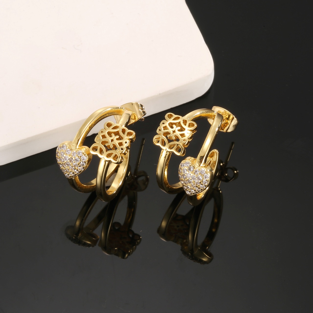 [TOP] LOEWE LOGO Earrings - Gold