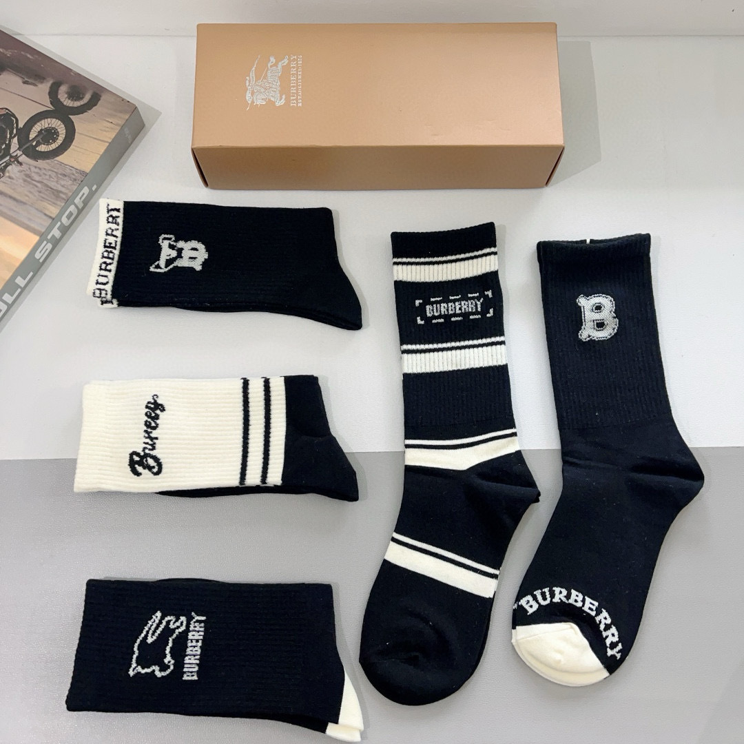 [TOP] BURBERRY Socks - 5 Pieces as a Set