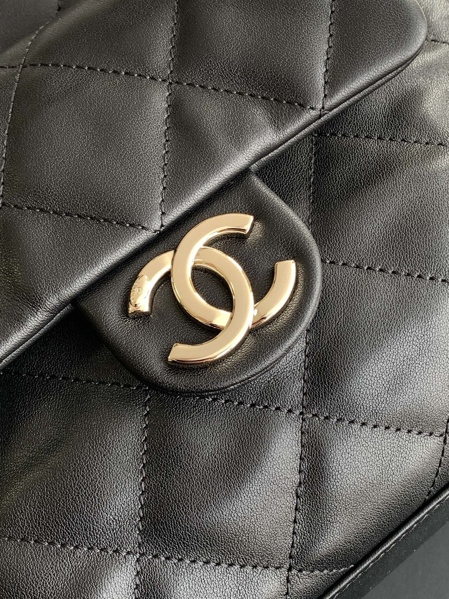 [TOP] CHANEL Hobo Bag 29.5-37-13 cm/22.5-28-13 cm - Black