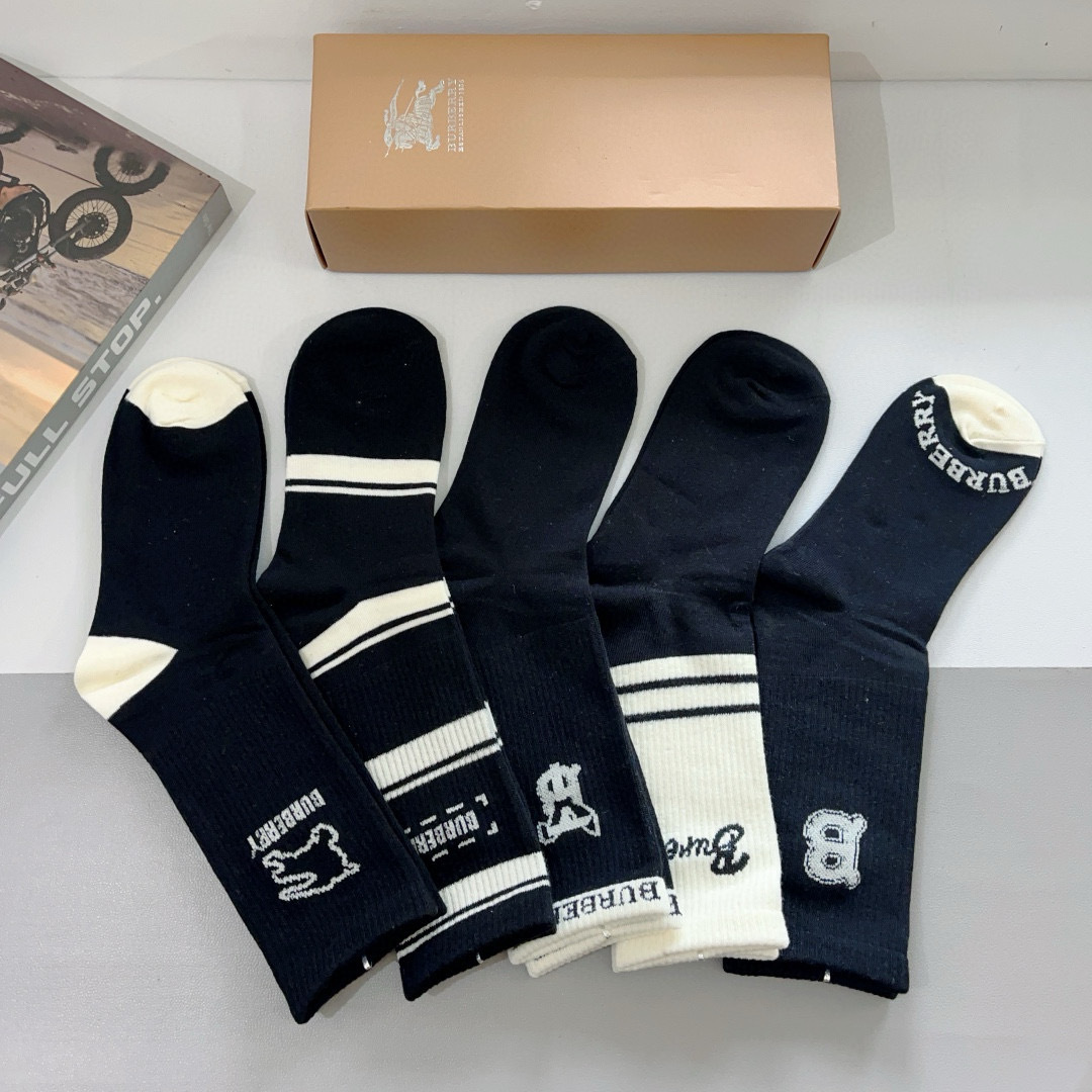 [TOP] BURBERRY Socks - 5 Pieces as a Set