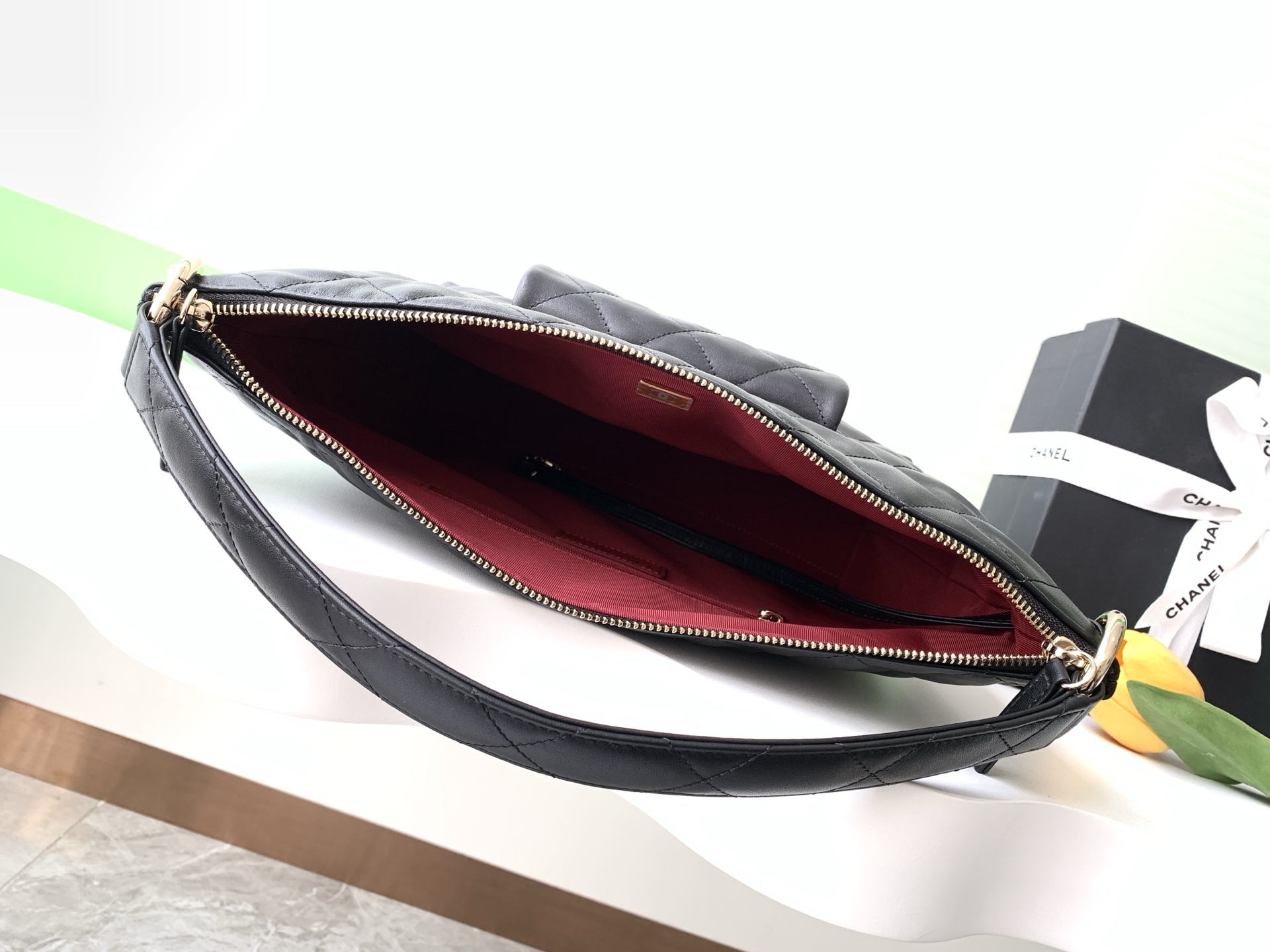 [TOP] CHANEL Hobo Bag 29.5-37-13 cm/22.5-28-13 cm - Black