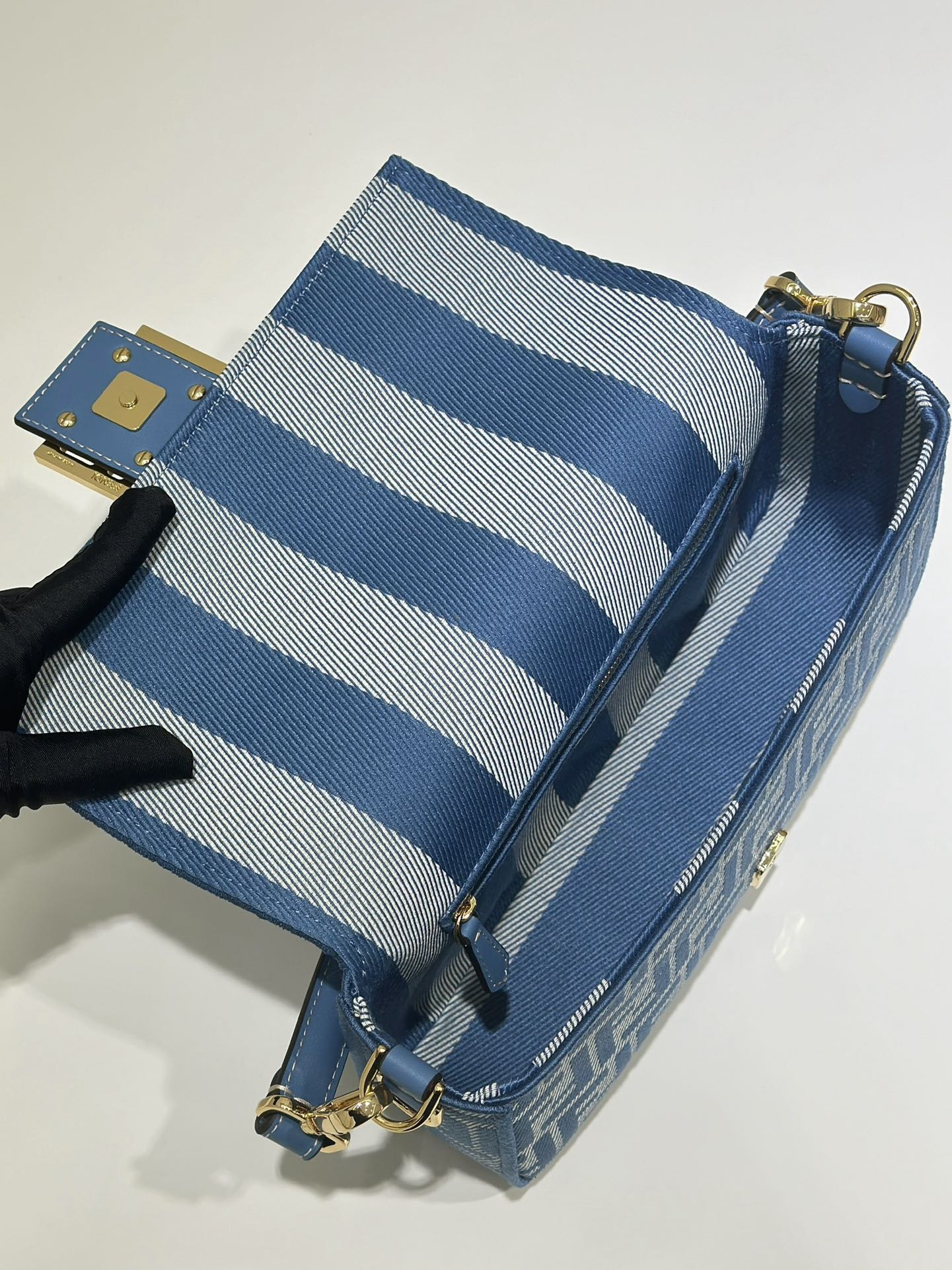 [TOP] FENDI FF Baguette Bag 27x6x15cm - Denim