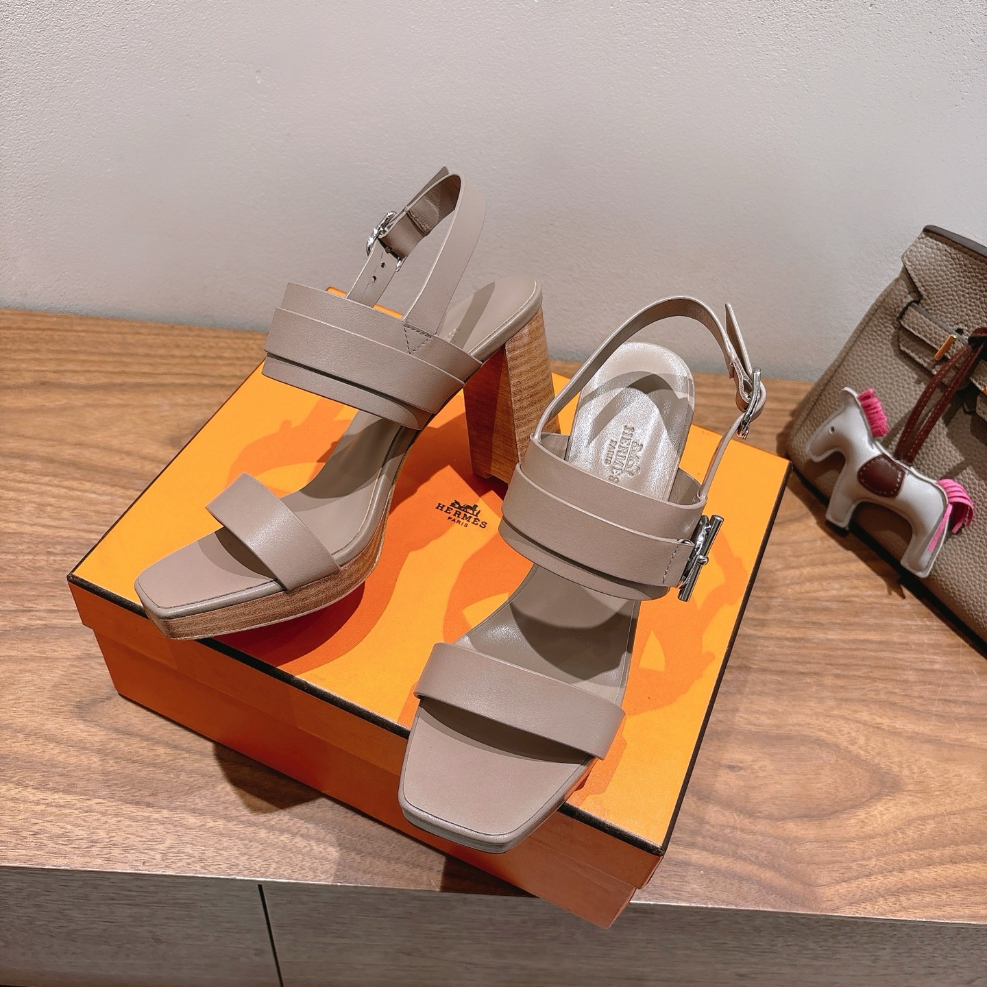 [TOP] HERMES High Heels Sandals - Khaki