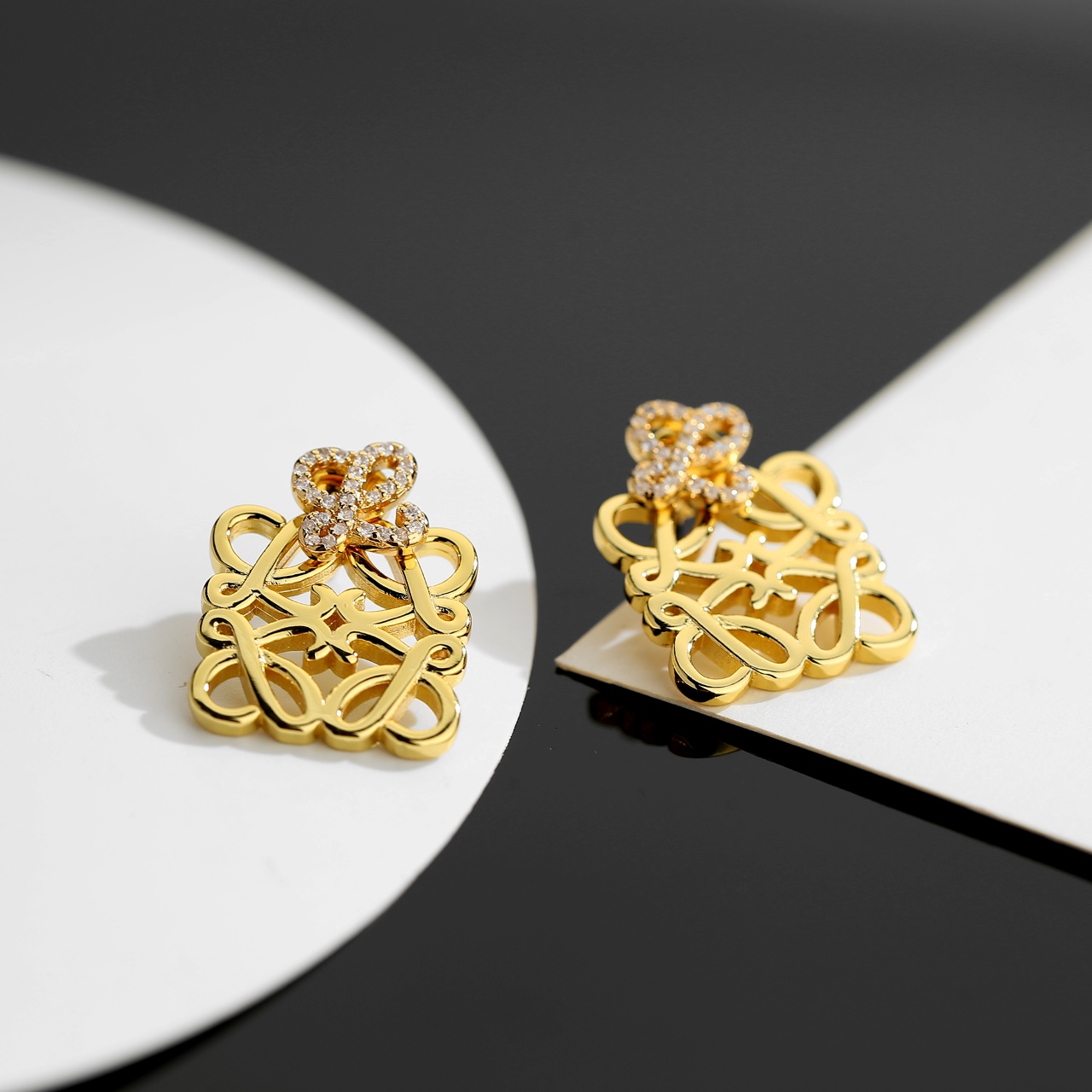 [TOP] LOEWE LOGO Earrings - Gold