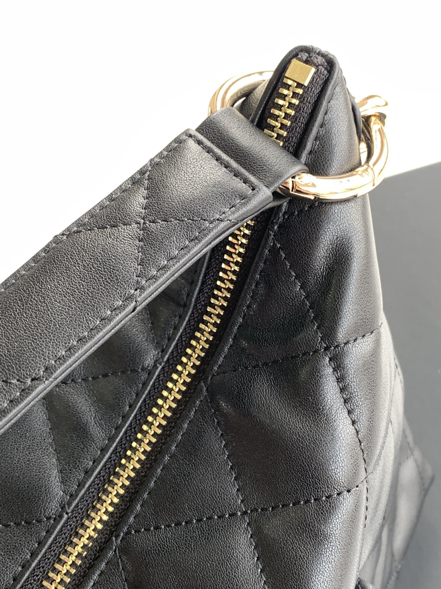 [TOP] CHANEL Hobo Bag 29.5-37-13 cm/22.5-28-13 cm - Black