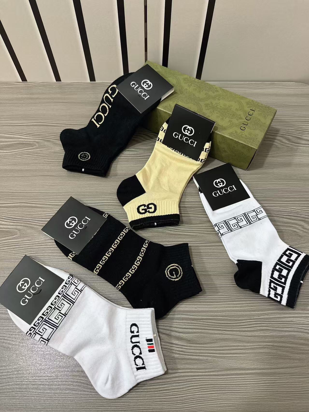 [TOP] GUCCI Socks - 5 Pieces as a Set