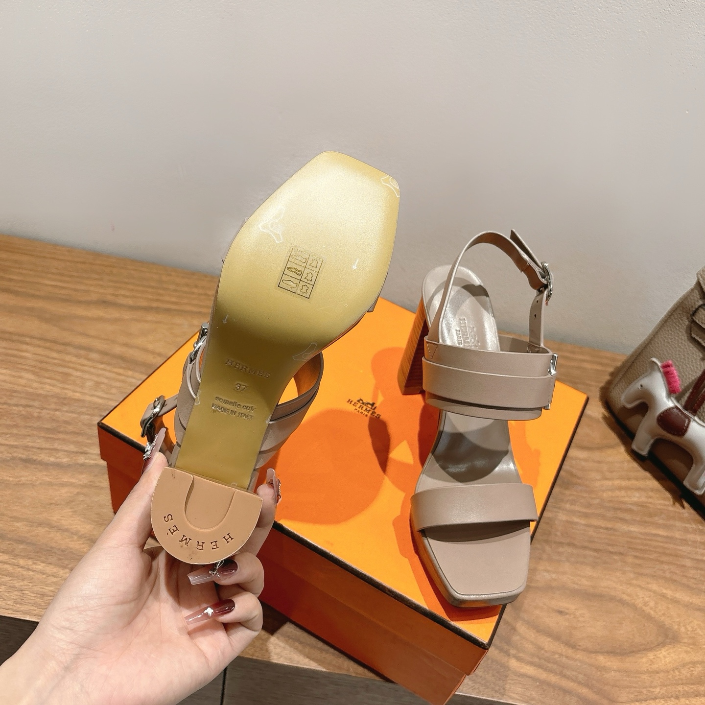 [TOP] HERMES High Heels Sandals - Khaki