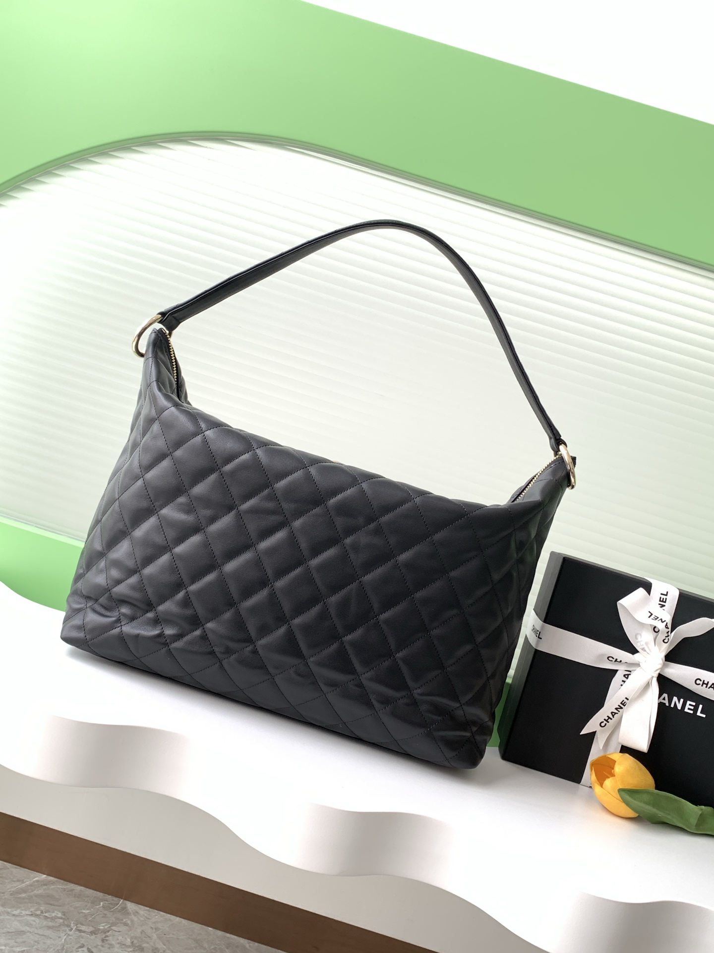 [TOP] CHANEL Hobo Bag 29.5-37-13 cm/22.5-28-13 cm - Black