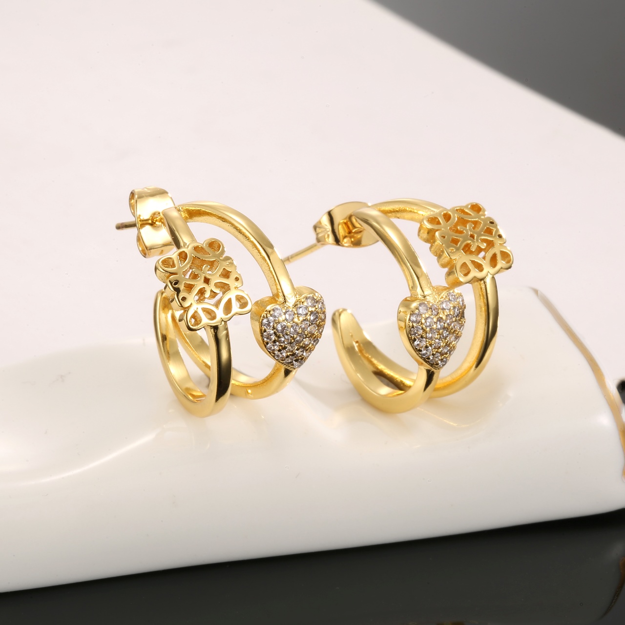 [TOP] LOEWE LOGO Earrings - Gold