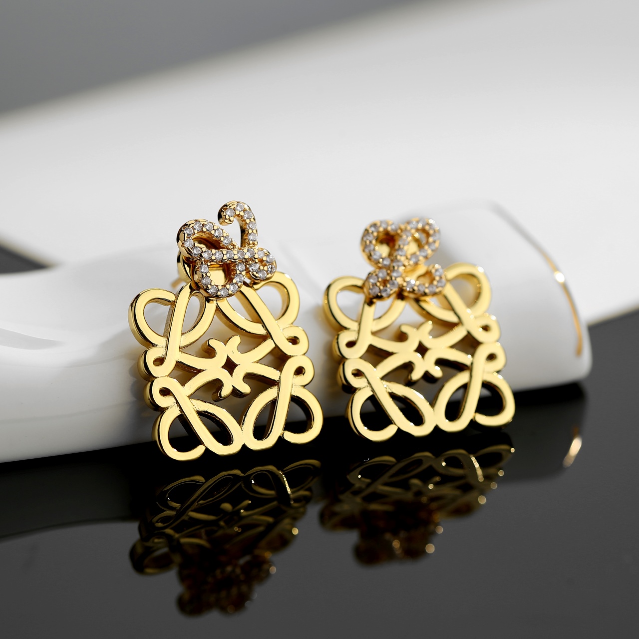 [TOP] LOEWE LOGO Earrings - Gold