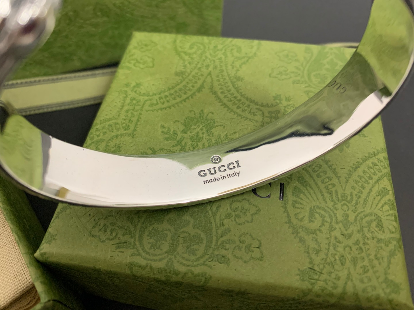 [TOP] GUCCI Open Bracelet - Silver Color