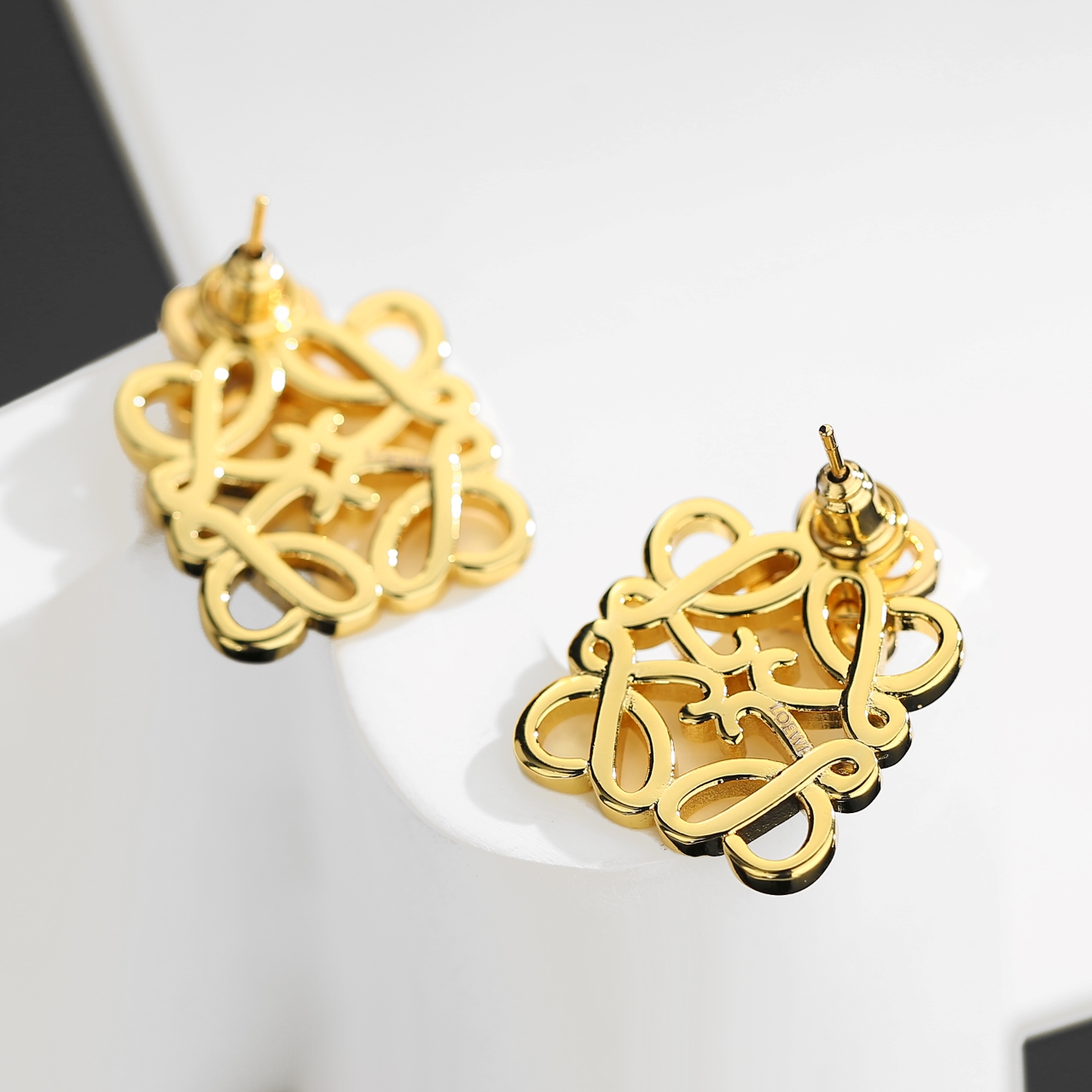 [TOP] LOEWE LOGO Earrings - Gold