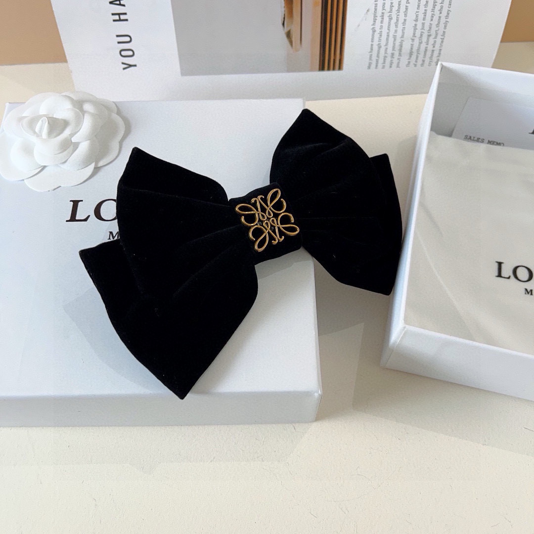 [TOP] LOEWE Letter Bow Hairpin - Black
