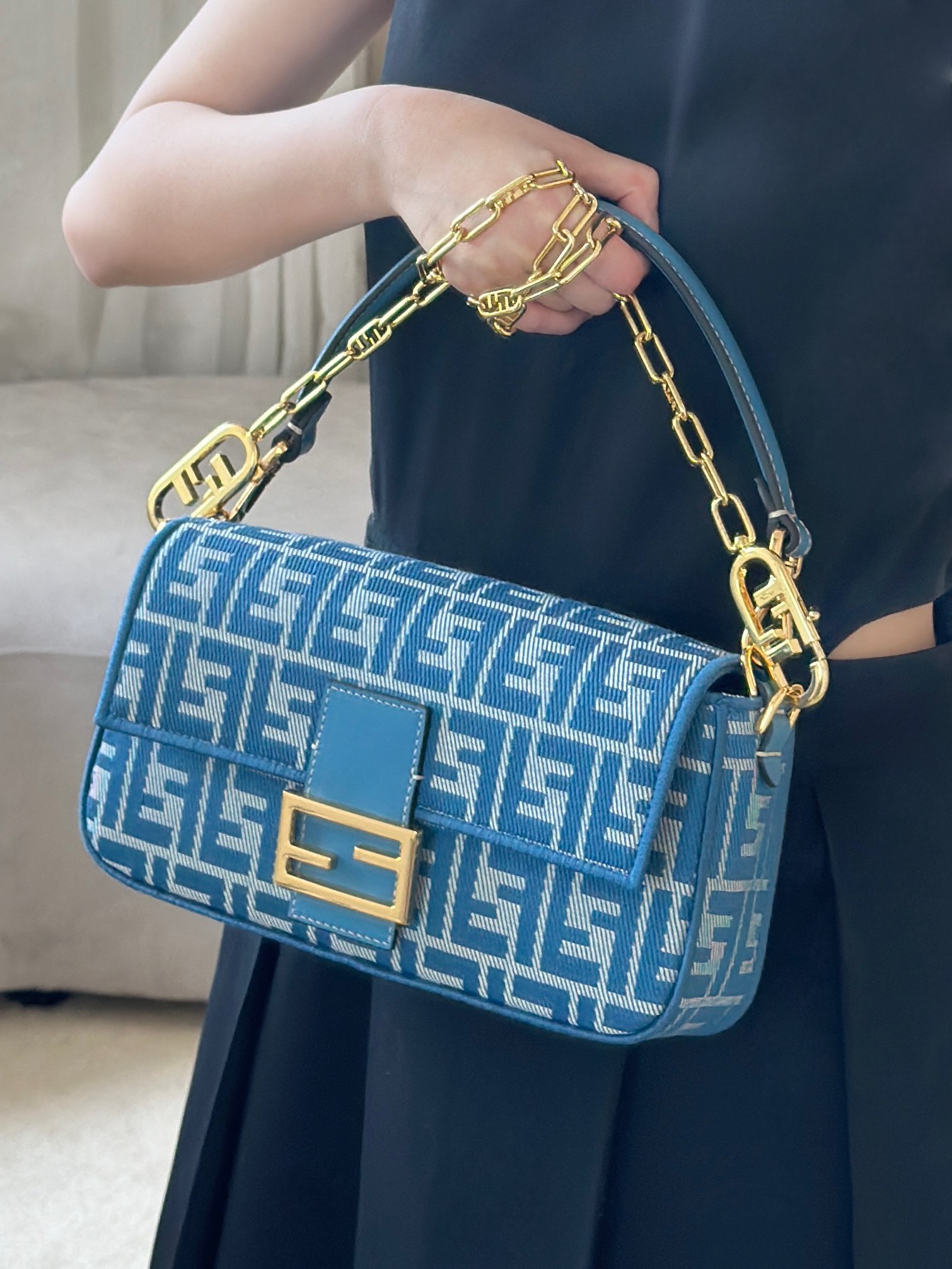 [TOP] FENDI FF Baguette Bag 27x6x15cm - Denim