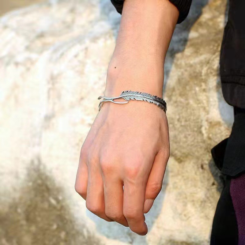 [TOP] GUCCI Feather Cuff Bracelet