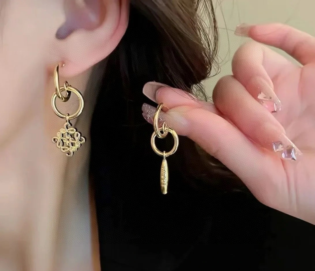 [TOP] LOEWE LOGO Earrings - Gold