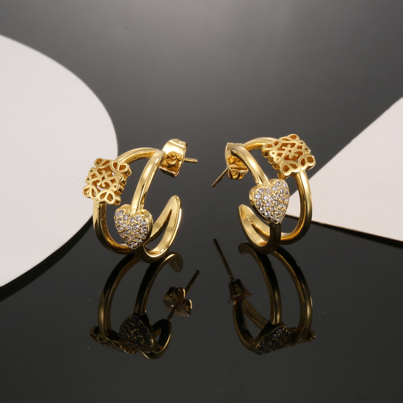 [TOP] LOEWE LOGO Earrings - Gold