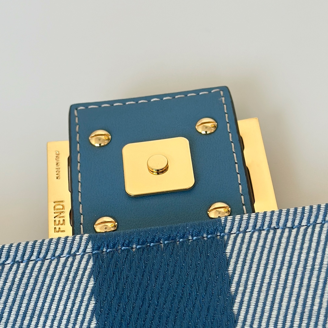 [TOP] FENDI FF Baguette Bag 27x6x15cm - Denim