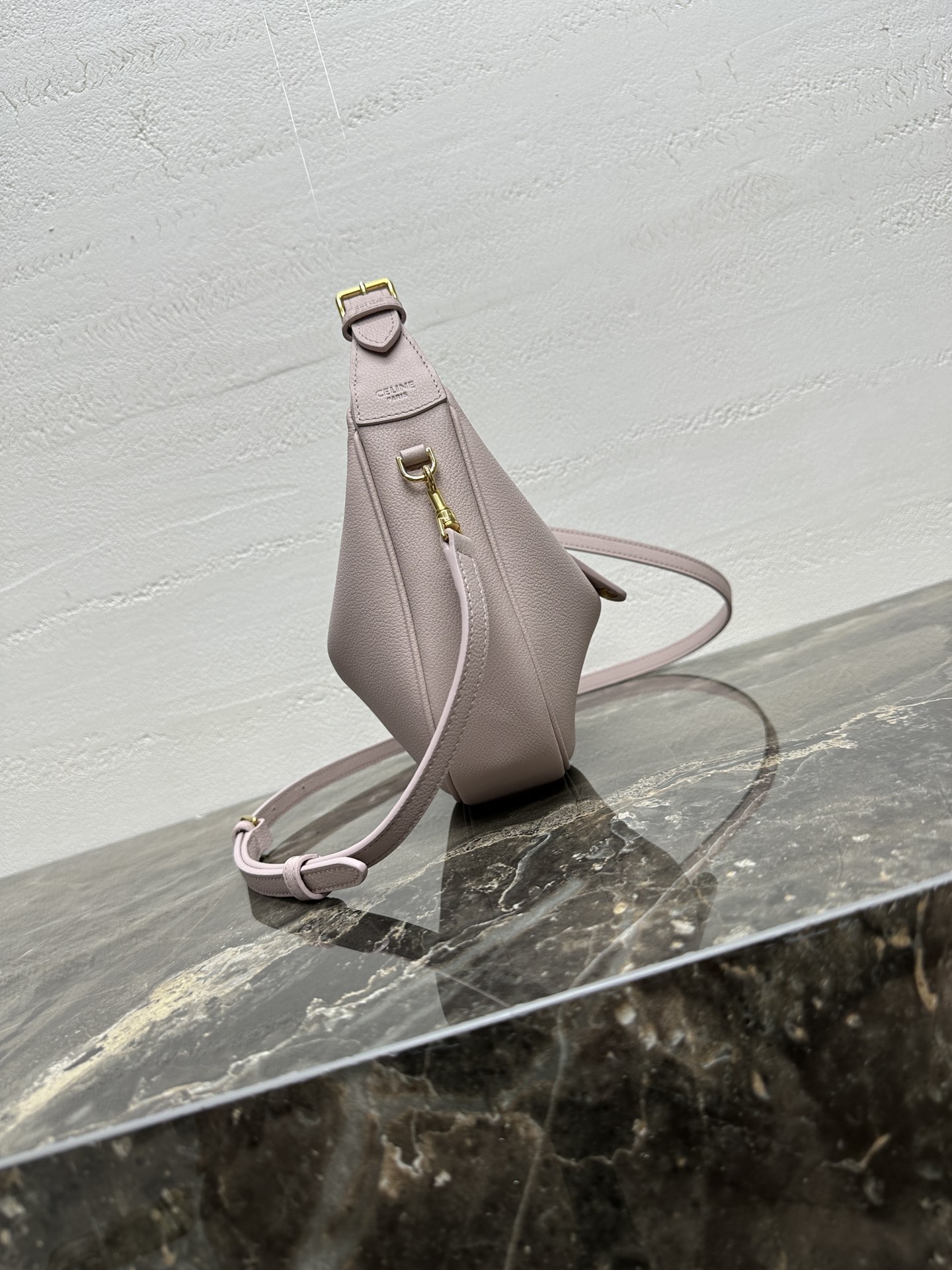 [TOP] CELINE Teen Lulu Bag Calfskin 21x24x5cm - Pink