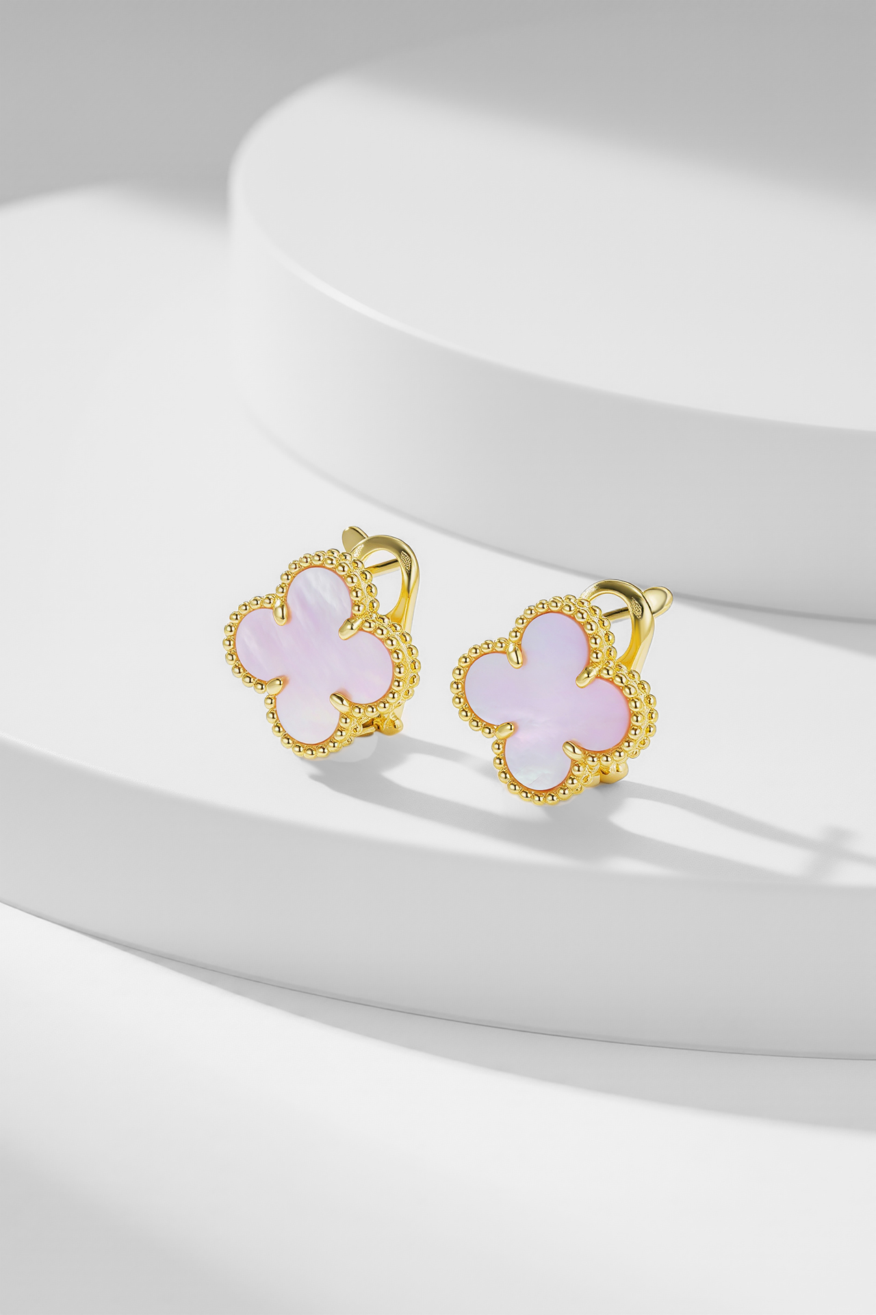 [TOP] Van Cleef & Arpels Earrings - Gold
