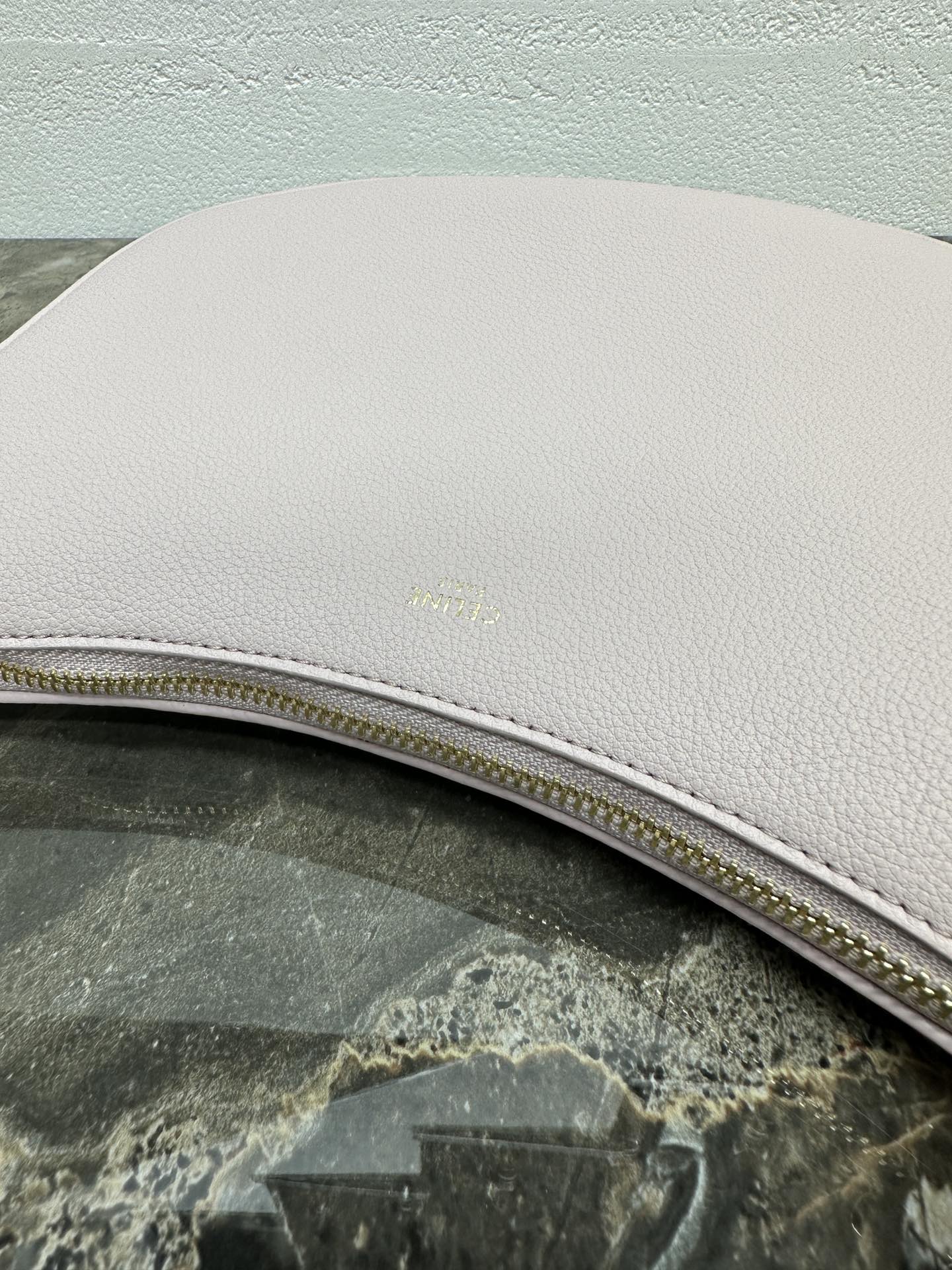 [TOP] CELINE Teen Lulu Bag Calfskin 21x24x5cm - Pink