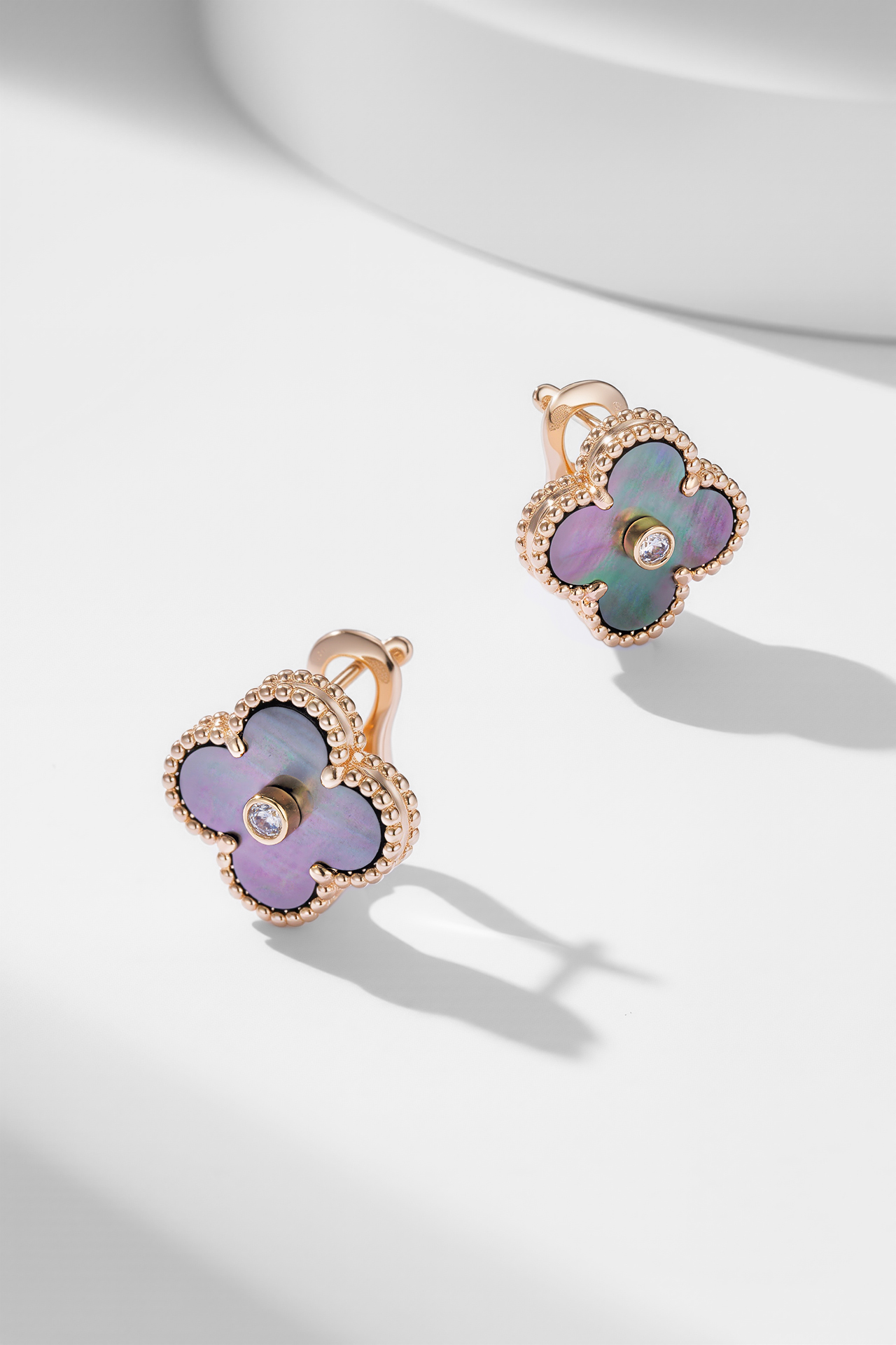 [TOP] Van Cleef & Arpels Earrings - Gold