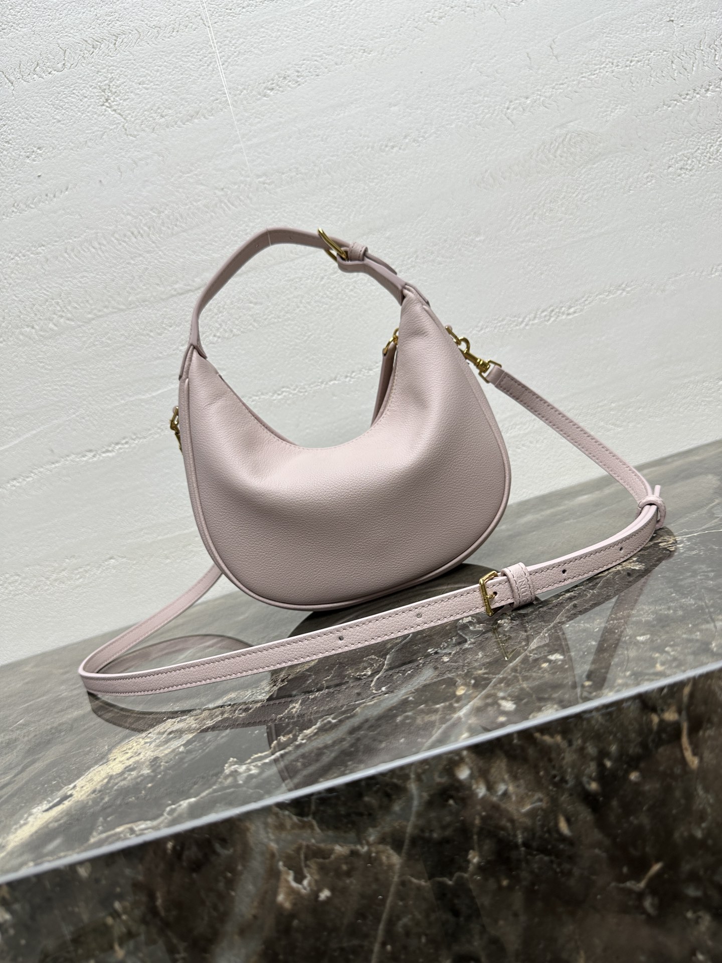 [TOP] CELINE Teen Lulu Bag Calfskin 21x24x5cm - Pink